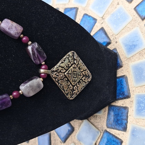 Jewelry - Amethyst Silvertone Pendant Necklace